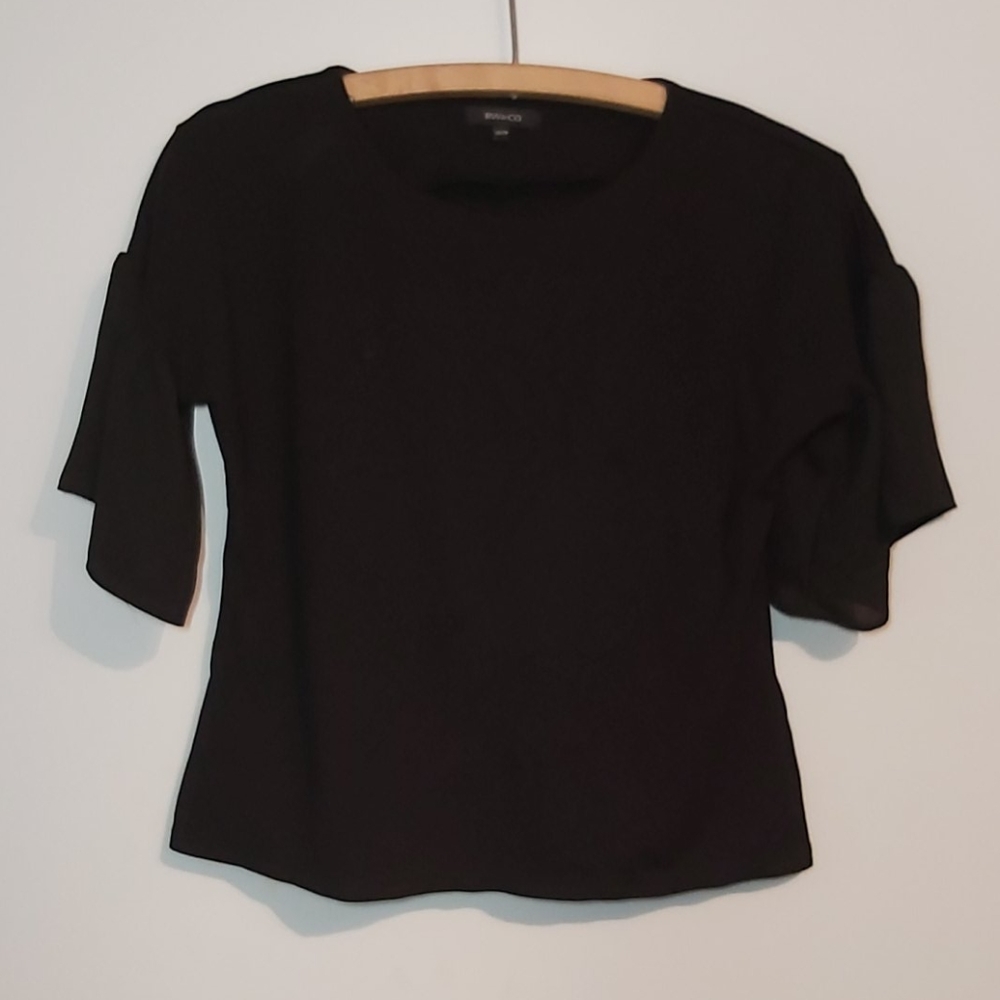 Dressy blouse with flowy short sleeve